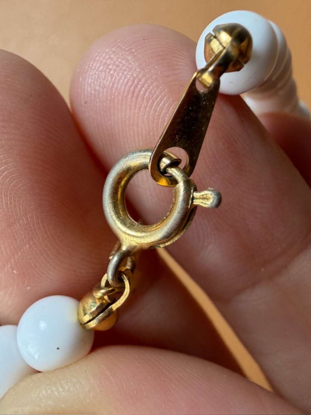 Vintage Crown Trifari White & Gold Beaded Choker Necklace - Picture 3 of 8